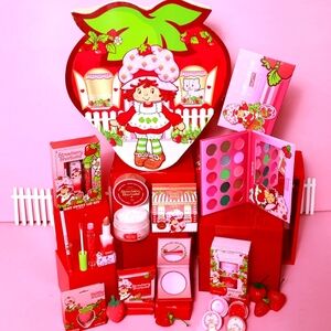 Strawberry Shortcake x Glamlite PR Box Full Collection